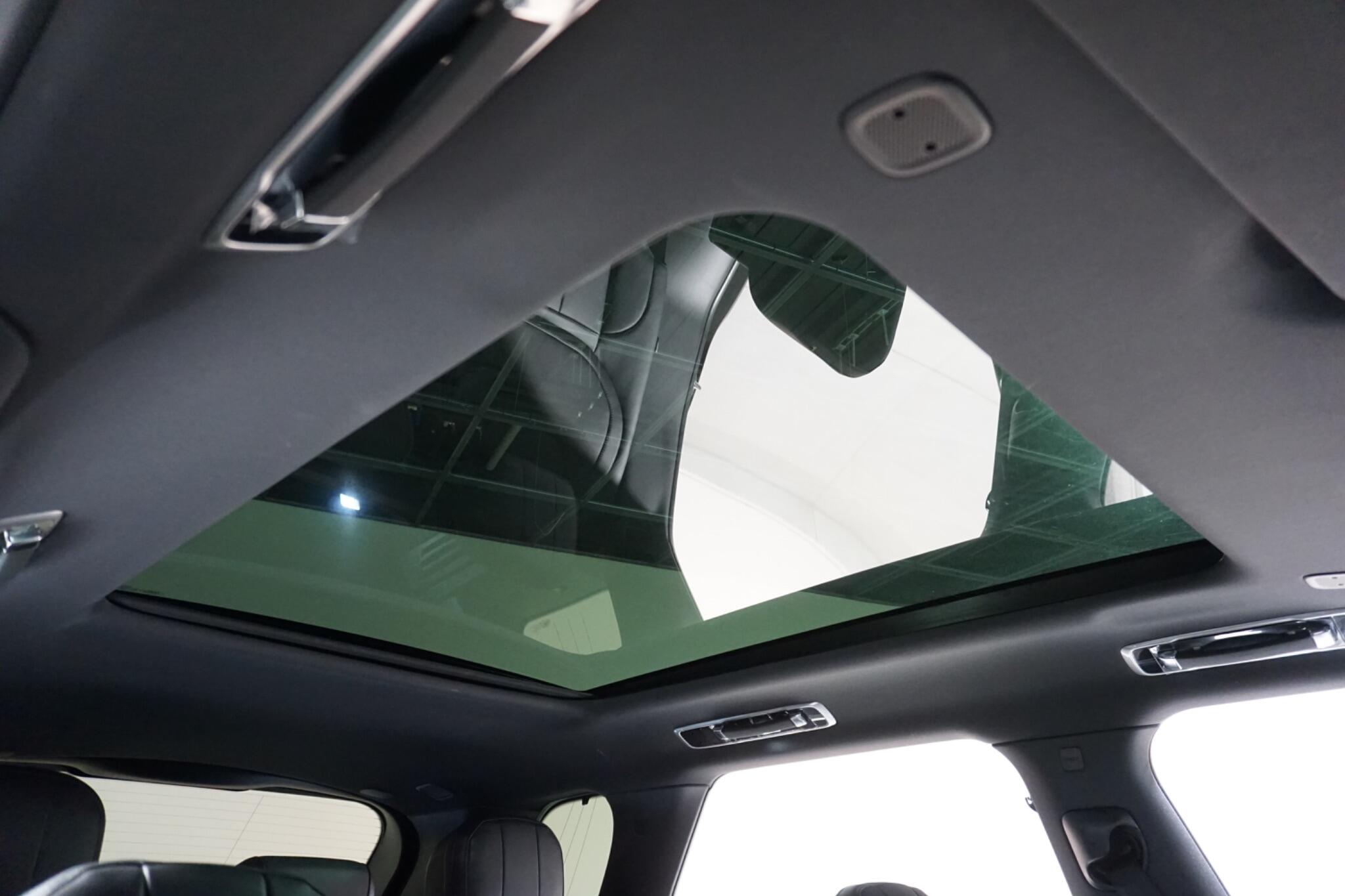 Land Rover Range Rover Sport 3.0 D300 MHEV Dynamic SE SUV 5dr Diesel Auto 4WD Euro 6 (s/s) (300 ps)